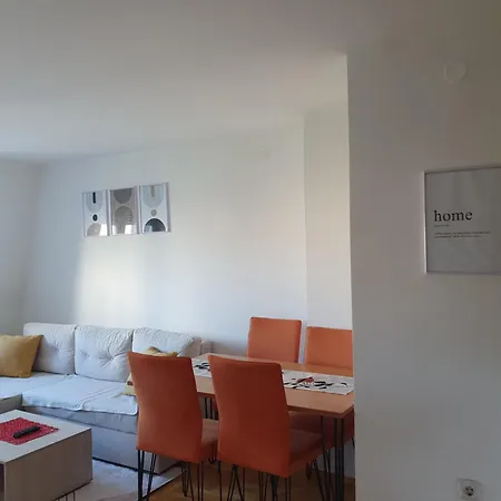 アパート Marija's スコピエ